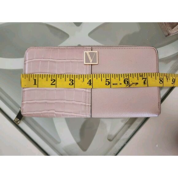 Victoria's Secret Limited Edition Zip‎ Around  Wallet Faux Leather Pink - Picture 7 of 7